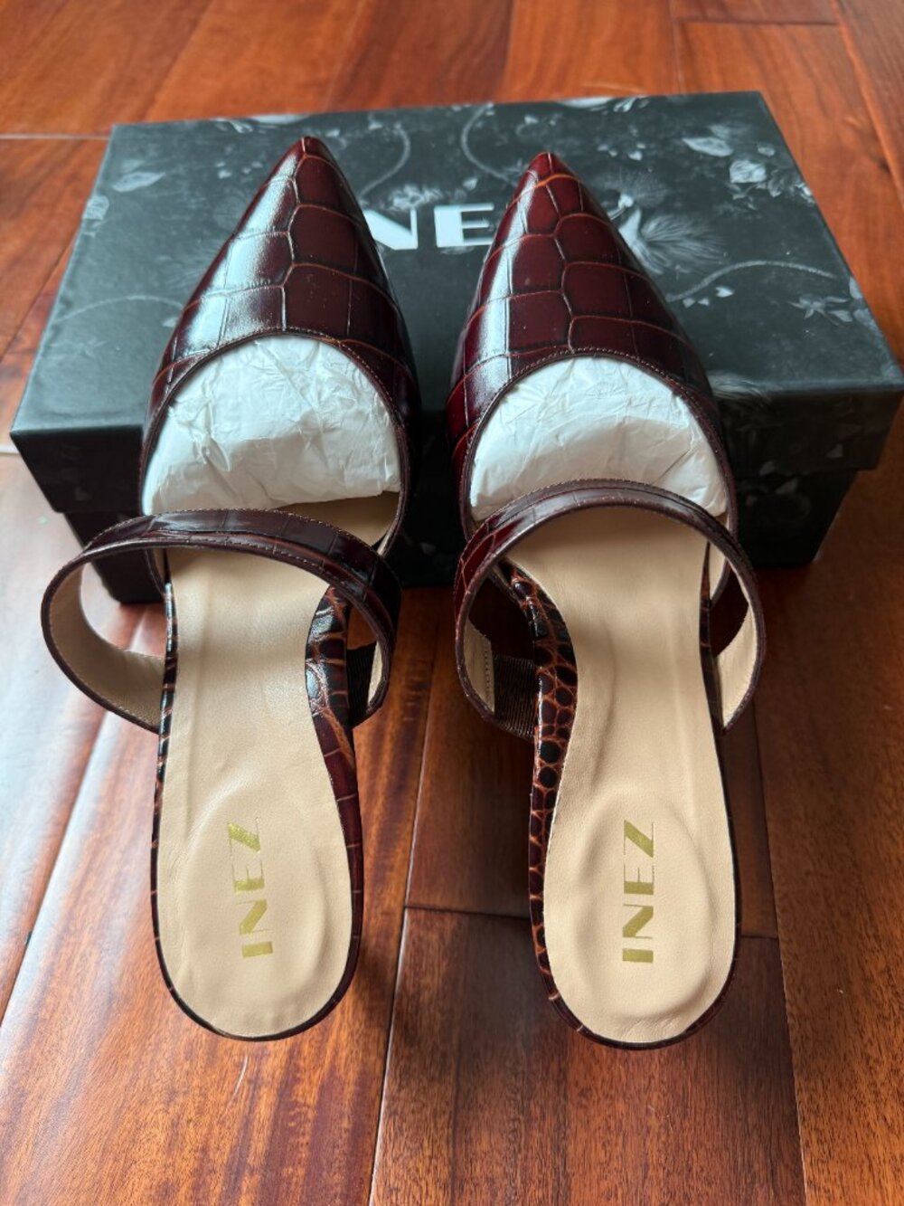 INEZ Mora Mule in Cocoa Croc, Size 8.5 Wide - Picture 8 of 13